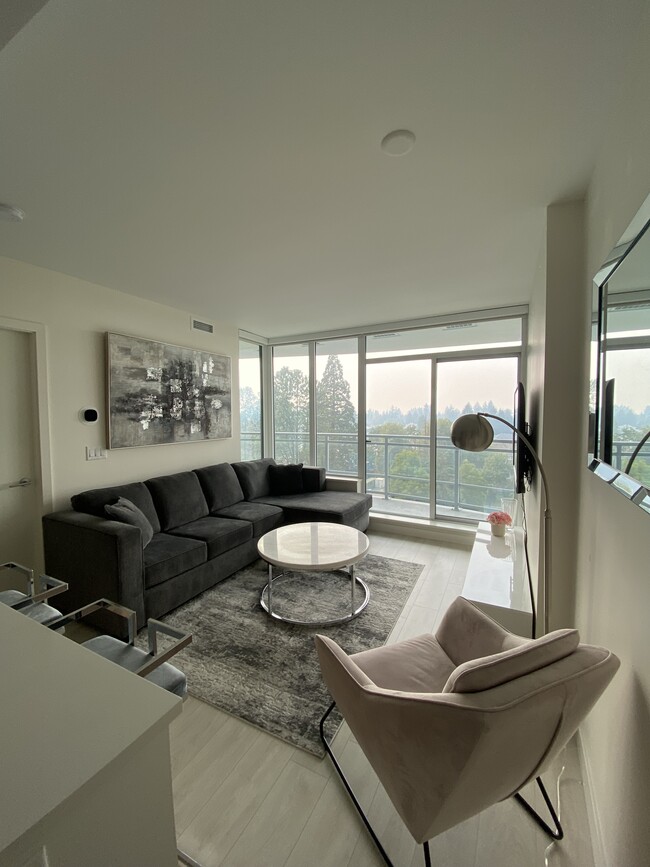 Building Photo - 13318 104 Av