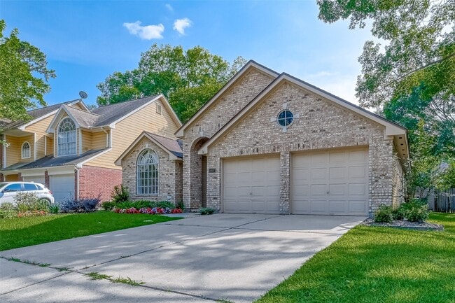 Foto del edificio - 5007 Maple Brook Ln