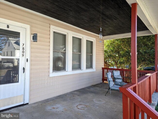 Foto del edificio - 7809 Wilson Ave