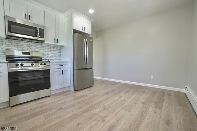 Building Photo - 467 Hobson Ave