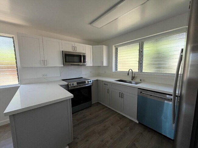 Foto del edificio - To register for the showing time below, note the 4 digit code: 6017 and click "APPLY NOW."(mobile...