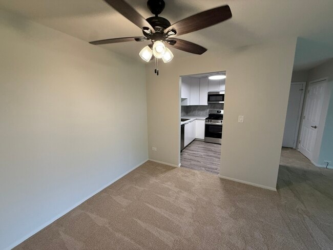Building Photo - 9S220 Lake Dr