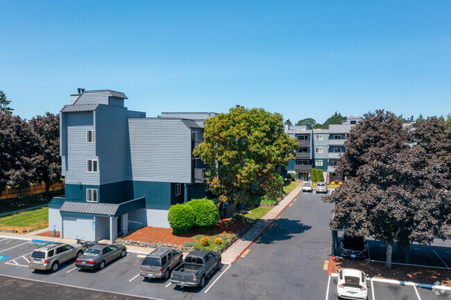 Building Photo - Oak Terrace