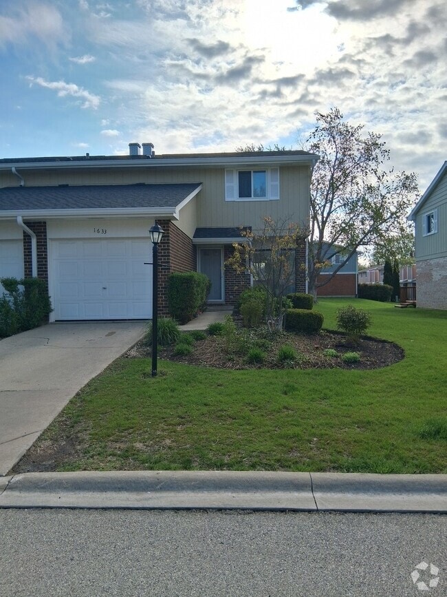 Building Photo - 1633 Leytonstone Dr