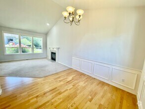 Building Photo - 14533 SW Dauer Ct