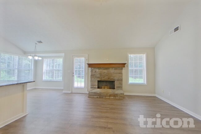 Building Photo - 312 Reisling Dr