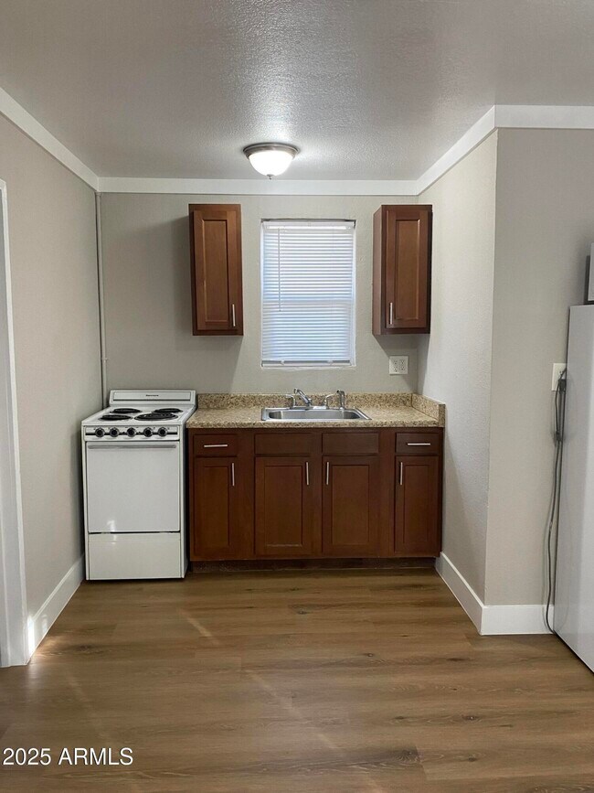 Foto del edificio - 1595 W Mountain View Rd