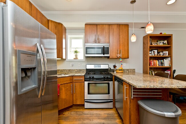 Foto del edificio - 2717 N Sawyer Ave