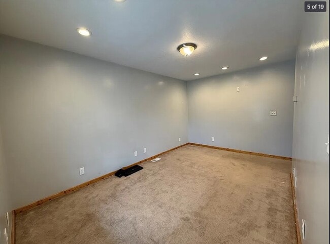 Photo - 635 Valley St House