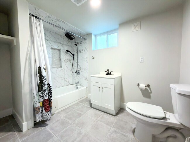 Foto del edificio - 1023 E Millbert Ave