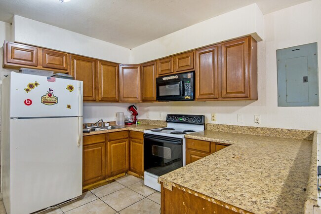 Building Photo - 179 NW 40th Ct
