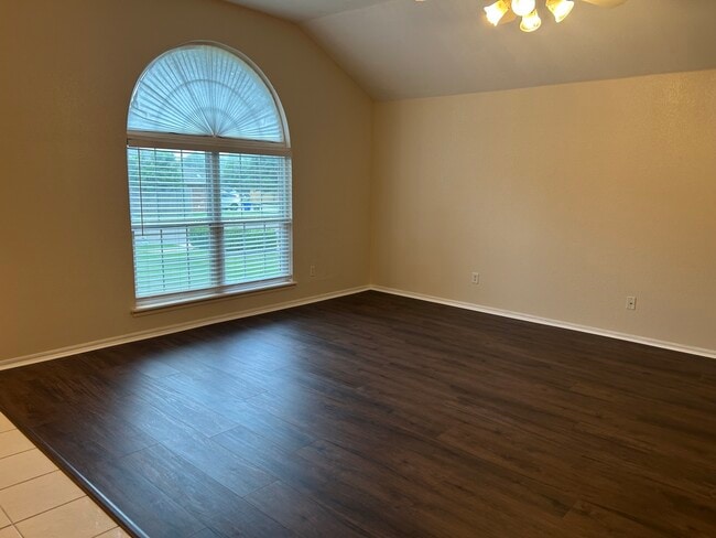Building Photo - 2609 Deer Chase Dr