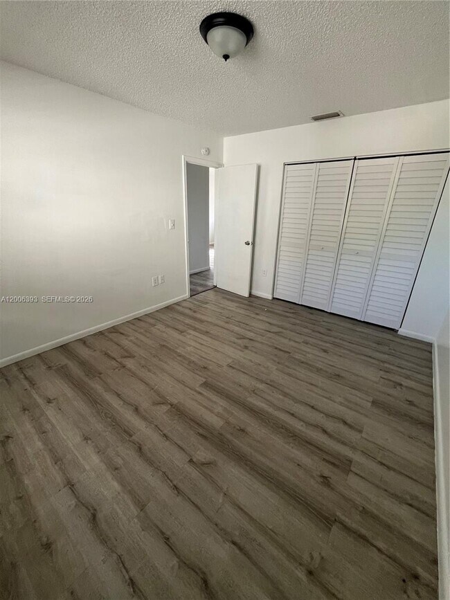 Foto del edificio - 334 E 21st St