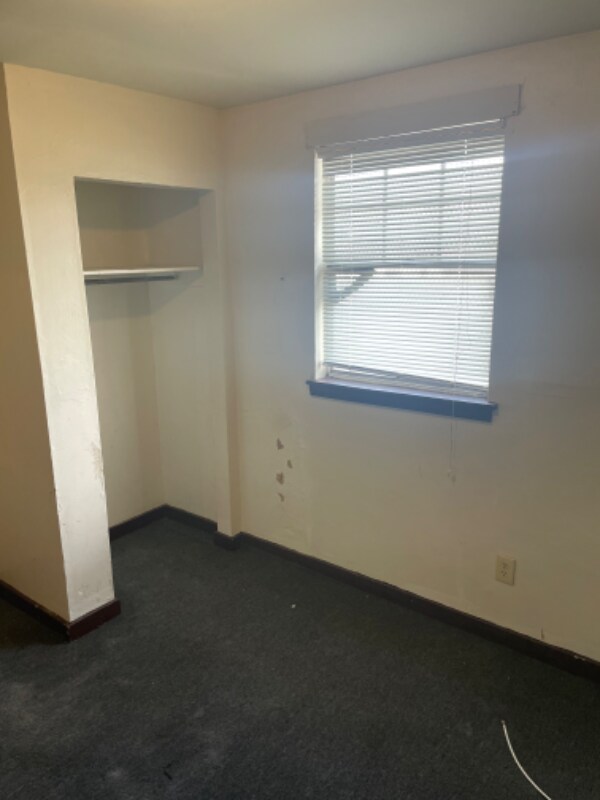 Building Photo - 327 Starrett Rd
