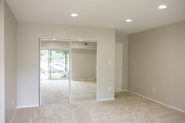 Foto del edificio - 7821 Enola St