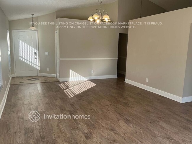 Foto del edificio - 1718 Snaresbrook Way