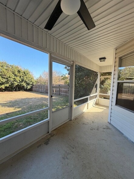 Building Photo - 4904 Park View Ct