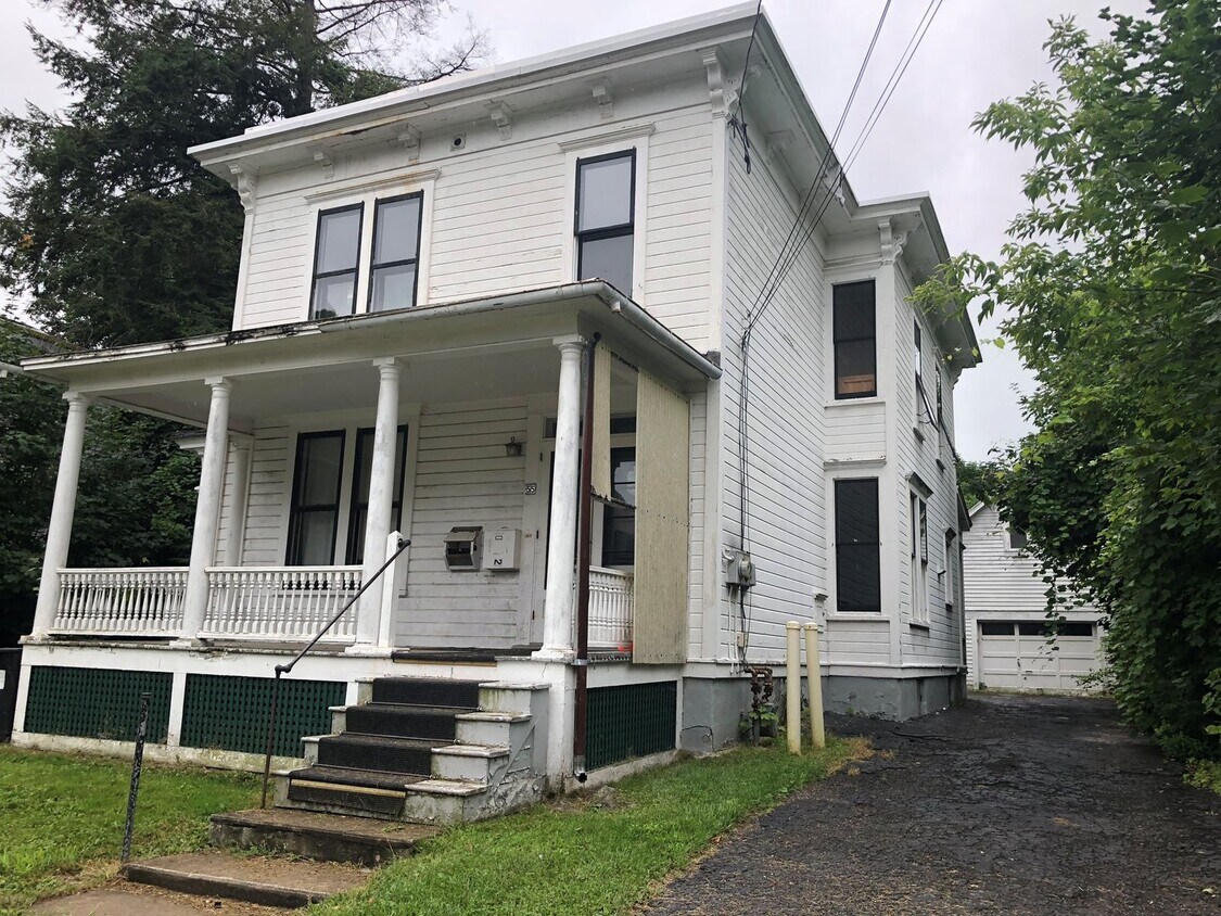 Primary Photo - Student Housing 55 Lincoln Ave