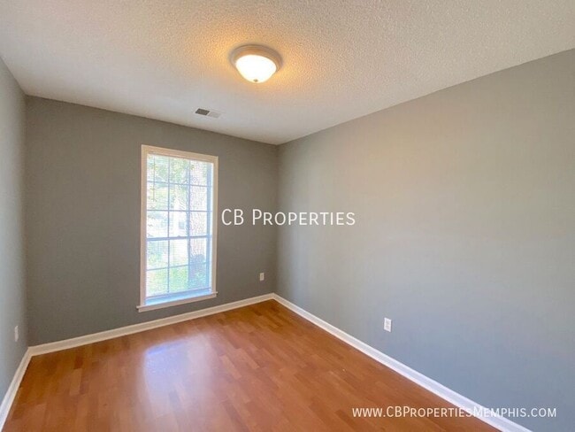 Building Photo - 8115 Kerry Dr