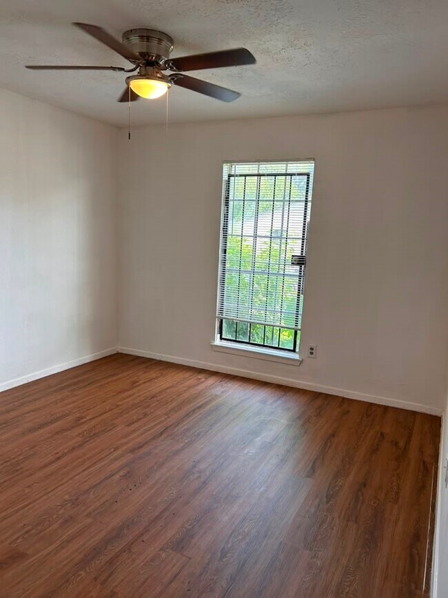 Foto del edificio - 6514 Summer Ridge Dr