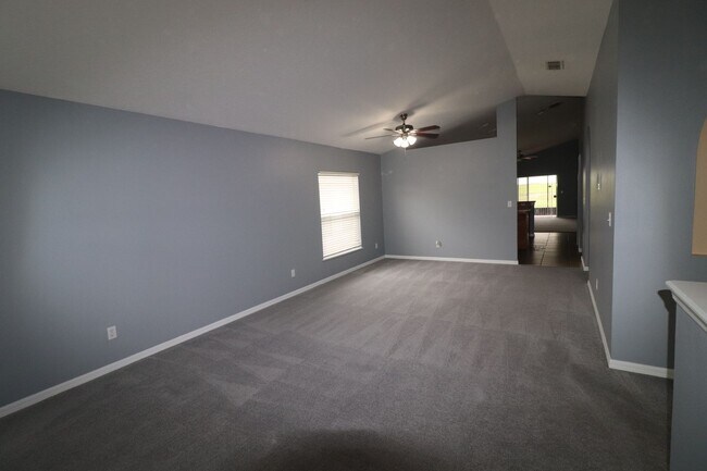 Building Photo - 324 Red Kite Dr