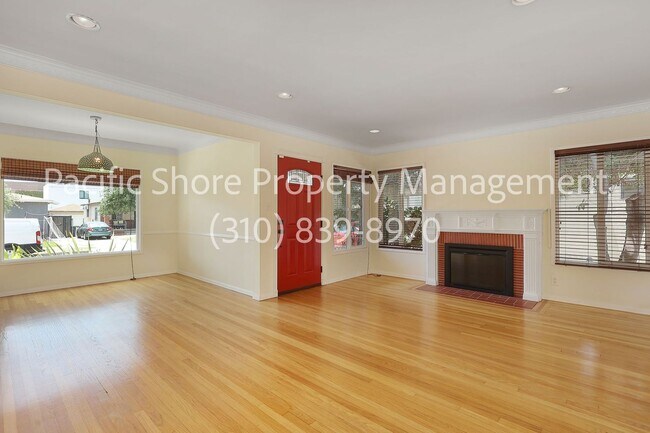 Foto del edificio - Gorgeous 2+1 Updated Home...In the Culver ...