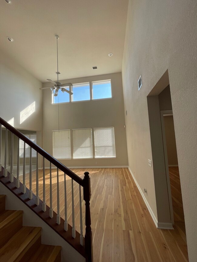 Building Photo - 1003 Ambrose Dr
