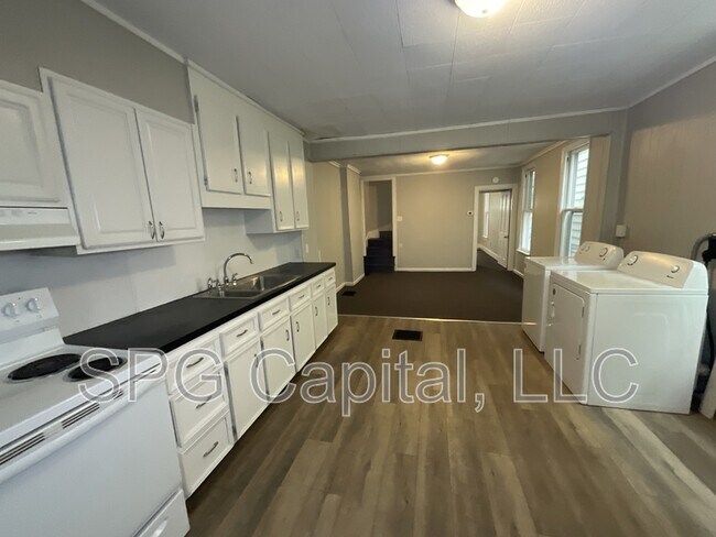 Foto del edificio - 556 S Second St