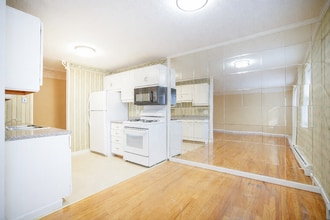 Building Photo - 261 Regency Park Dr