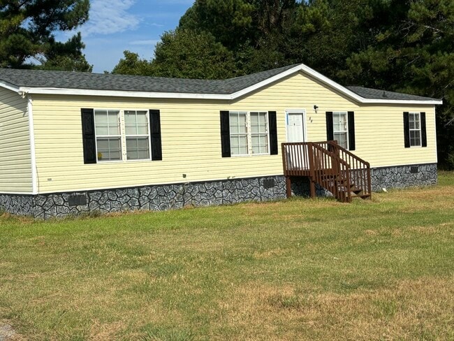 Building Photo - 102 Nina Cir