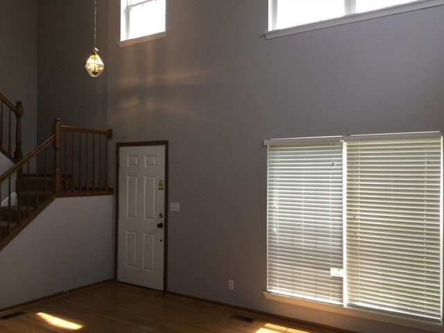 Building Photo - 13809 S Petersburg Drive