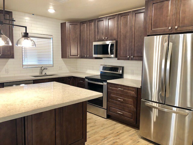 Foto del edificio - Gorgeous fully remodeled in Central Tucson - Pre Lease August 2026