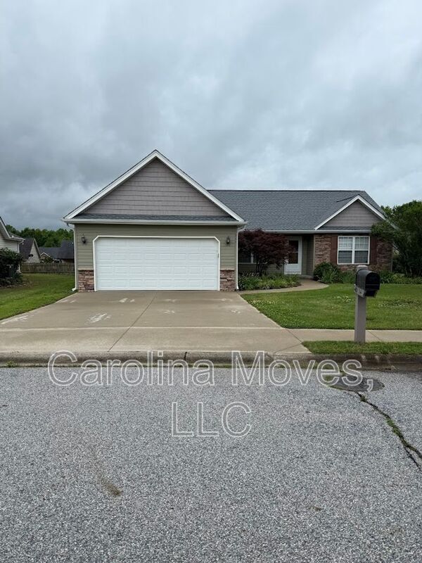 Foto principal - 264 Sleepy River Rd