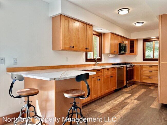 Foto del edificio - 3 br, 2 bath House - 4025 Cedar Lake Road