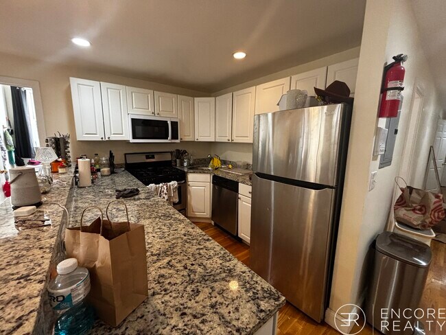 Building Photo - 60 Egmont St