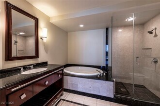 Building Photo - 2700 S Las Vegas Blvd