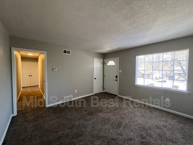 Building Photo - 4025 Mossville St