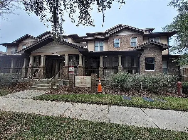 Building Photo - 1220 SW 1st Ave