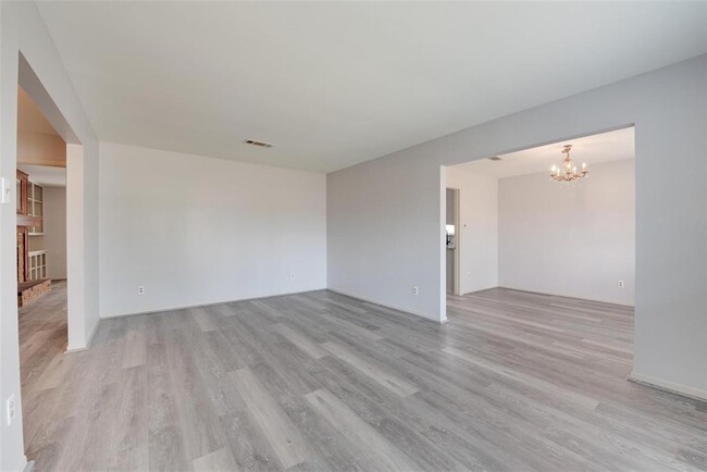 Foto del edificio - 8503 Leader St