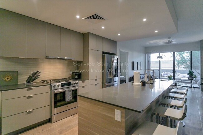 Foto del edificio - 2300 E Campbell Ave