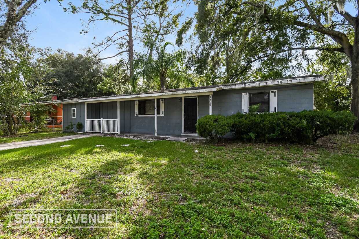 Foto principal - 2318 Looking Glass Ln