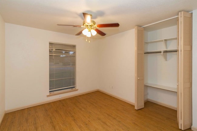 Building Photo - 3609 Teckla Blvd