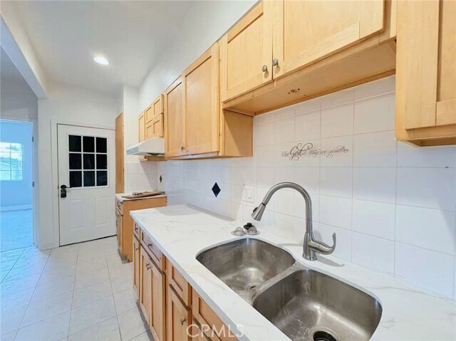 Foto del edificio - 709 Harding Ave