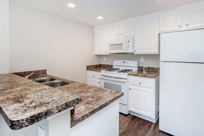 Villas Aliento Apartment Homes Rancho Santa Margarita Ca Apartments Com