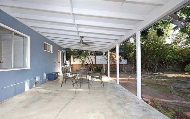 Foto del edificio - 12619 Eastbrook Ave
