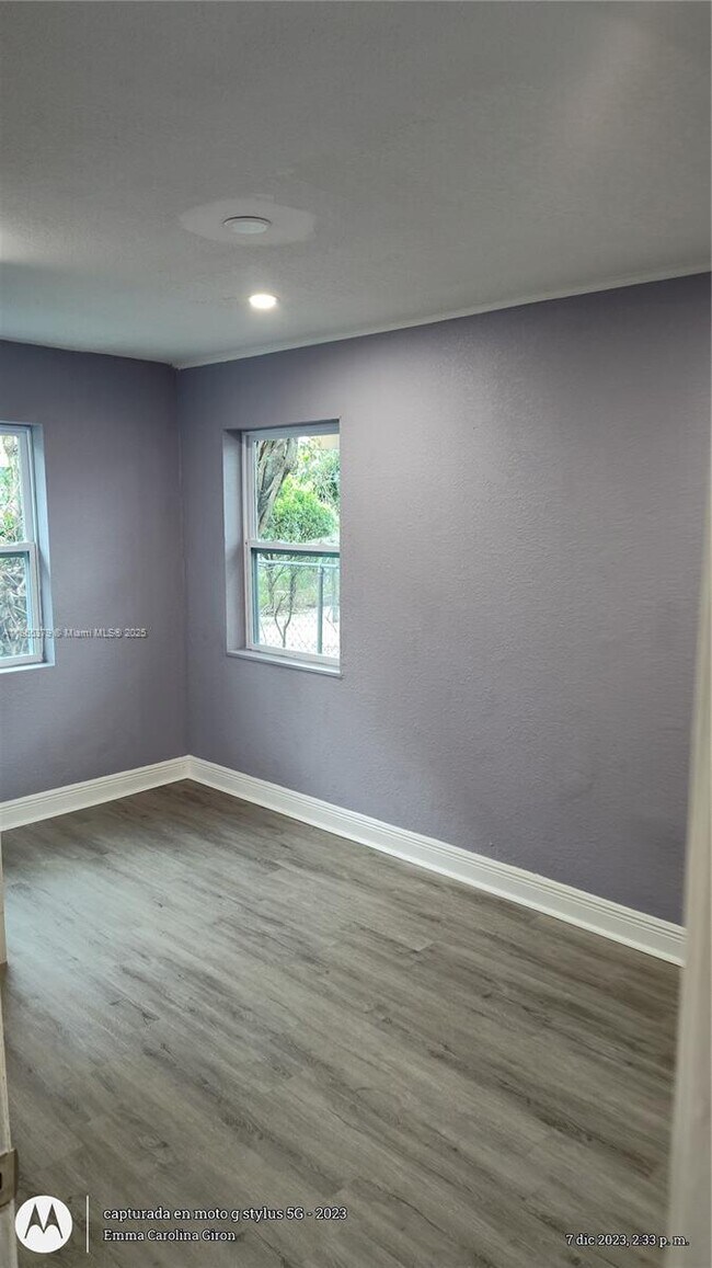 Foto del edificio - 849 W 2nd St