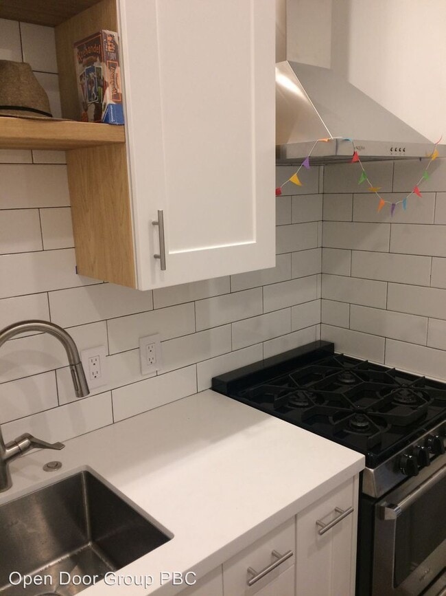 Building Photo - 2213-2215 Rose St