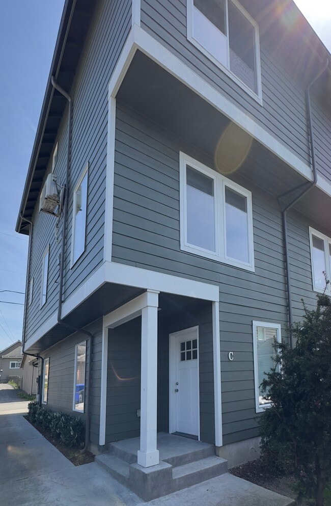 Building Photo - 3317 Wetmore Ave