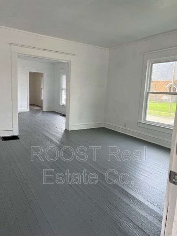 Foto del edificio - 1328-1330 Clifton Ave