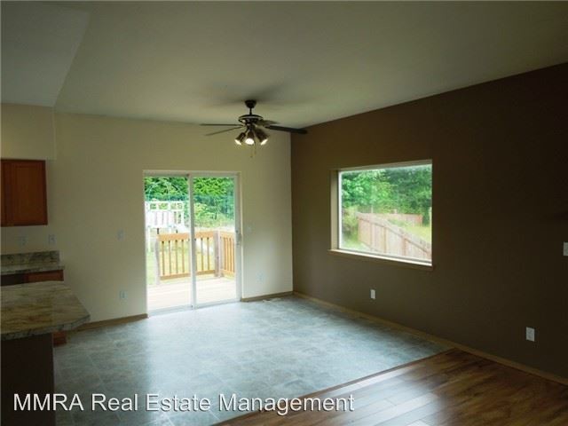 Building Photo - 2941 Green Valley Dr